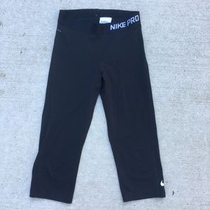 Nike Pro Cropped Dri-Fit Athletic Leggings